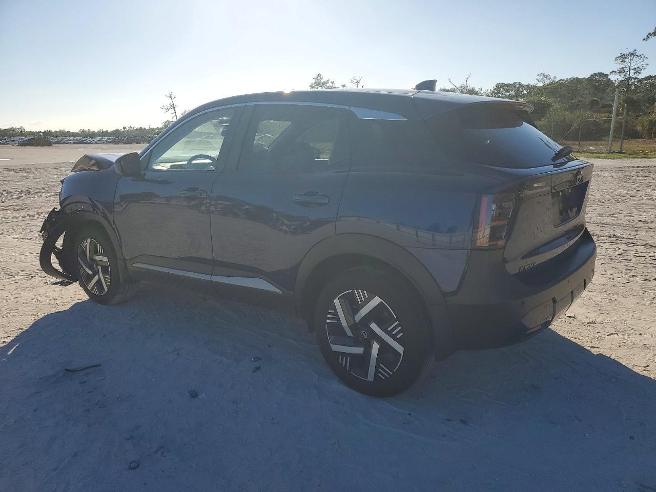 2025 Nissan Kicks Sv - Image 2
