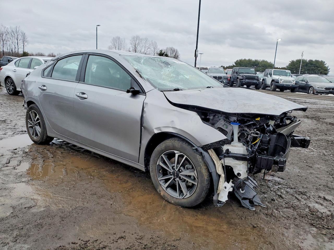2023 Kia Forte Lxs - Image 4