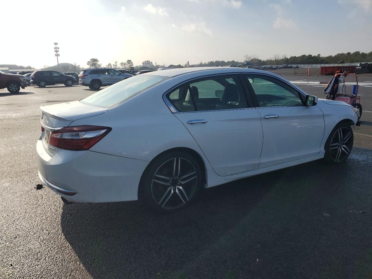 2017 Honda Accord Sport - Фото 3