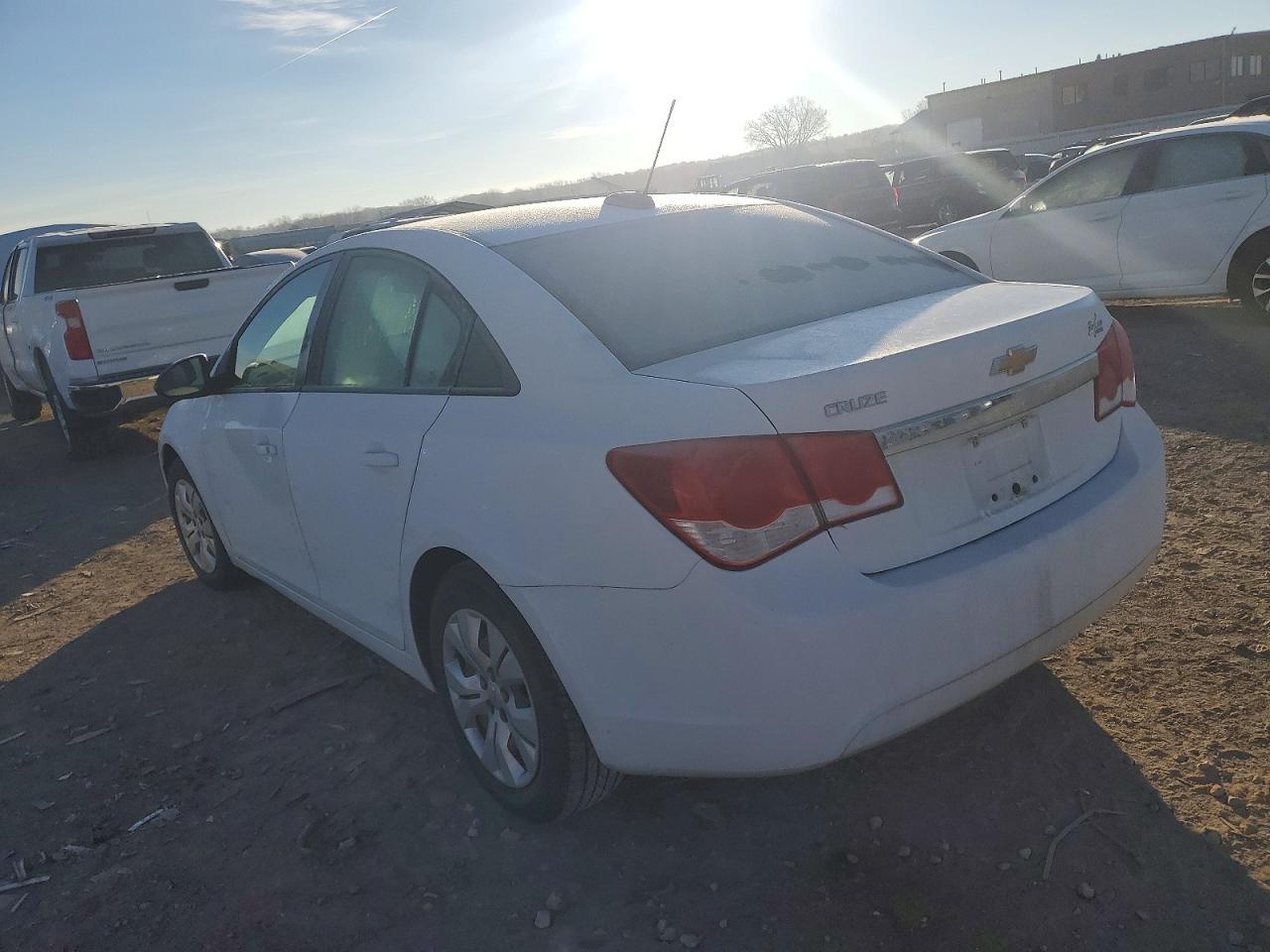 2016 Chevrolet Cruze Limited Ls - Фото 2