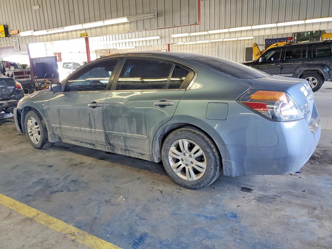 2012 Nissan Altima Base - Фото 2
