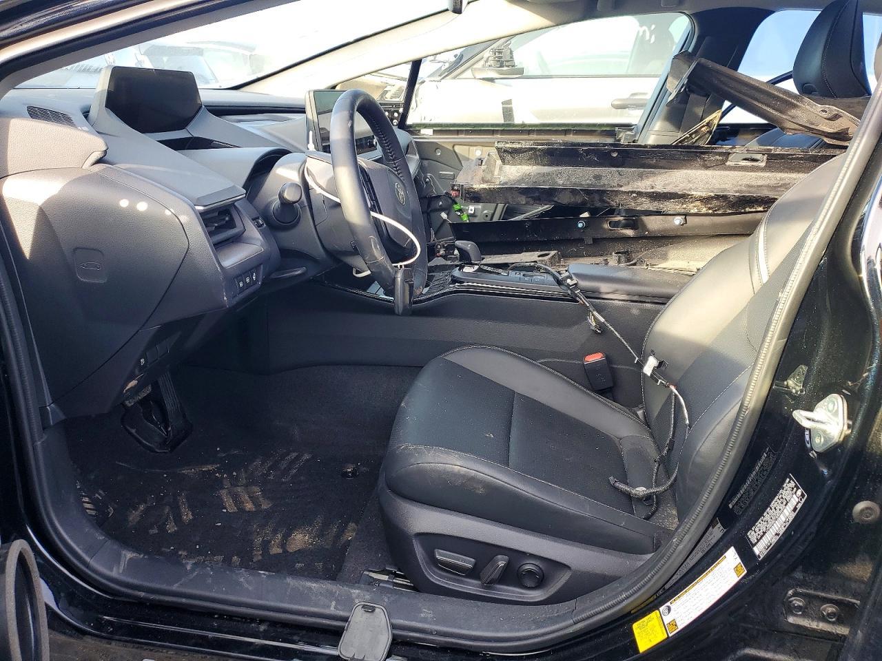 2025 Toyota Prius Le - Image 7