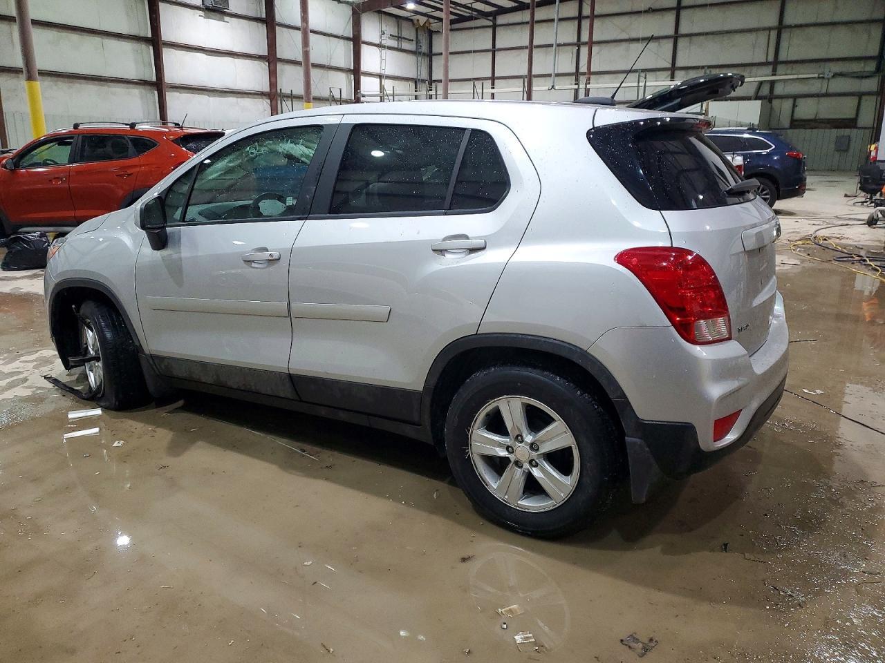 2019 Chevrolet Trax Ls - Фото 2