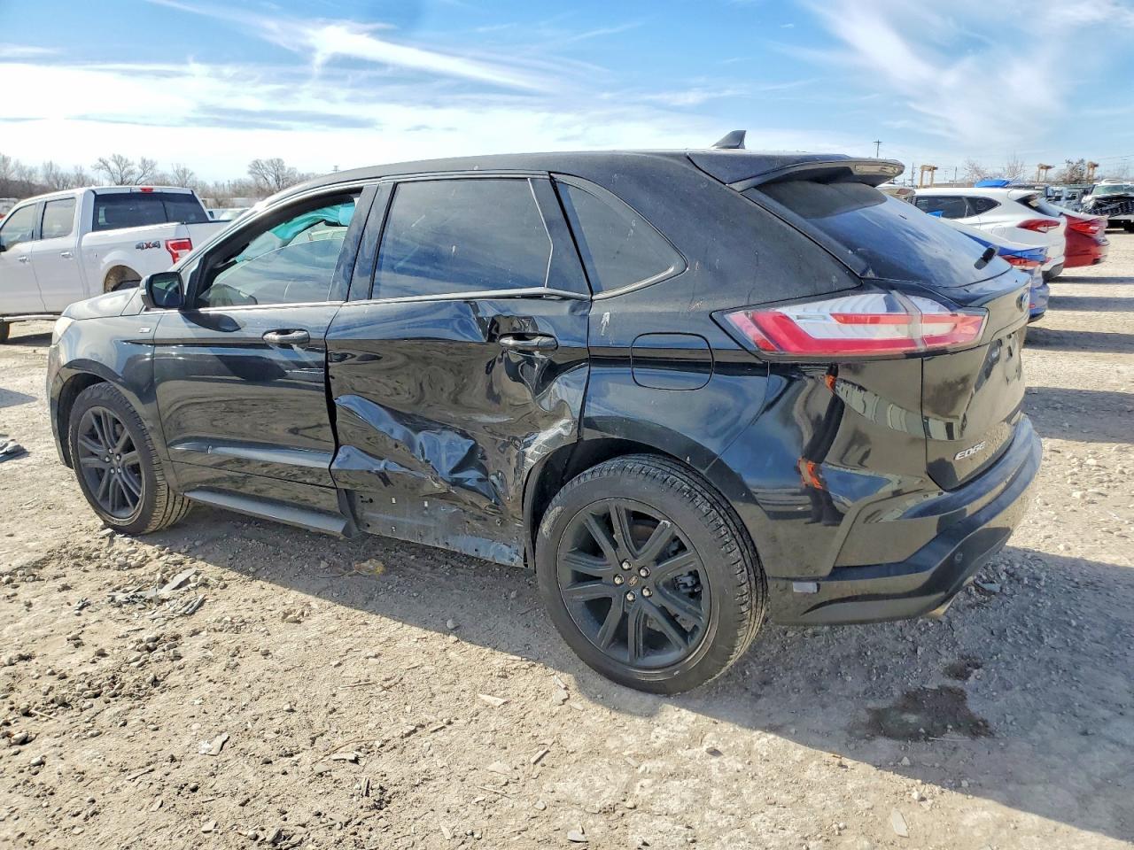 2020 Ford Edge - Image 2