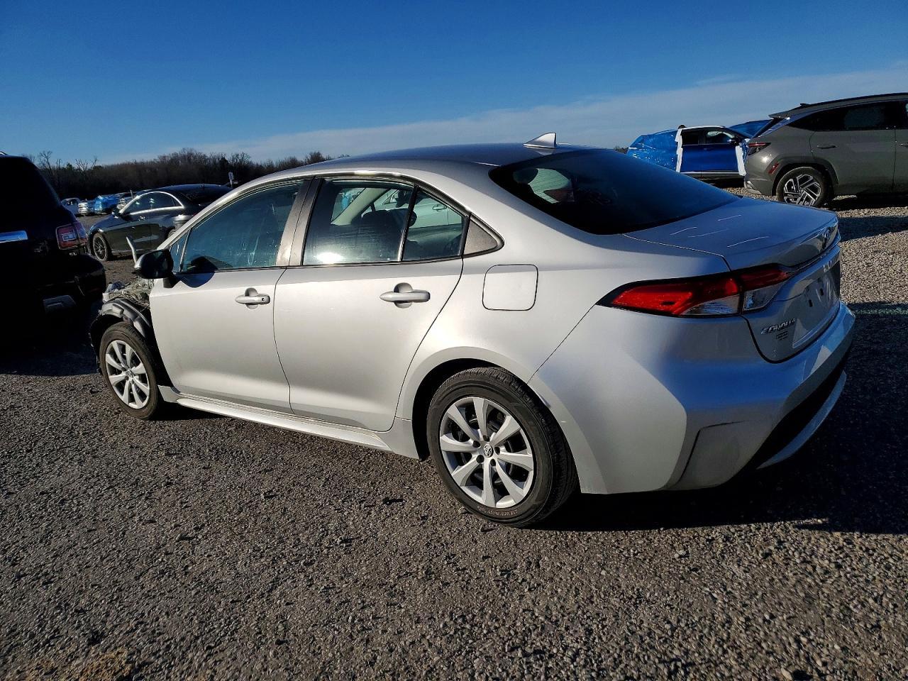 2022 Toyota Corolla Le - Фото 2