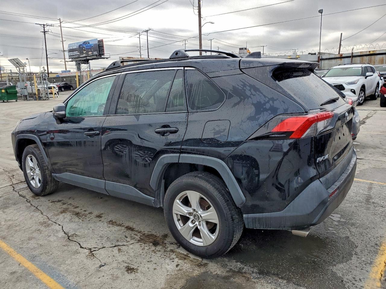 2020 Toyota Rav4 Xle - Image 2