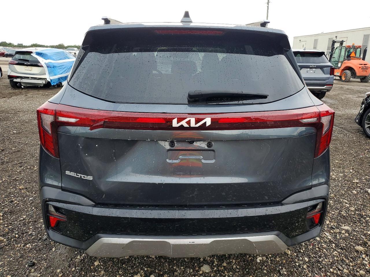 2025 Kia Seltos Ex - Image 6