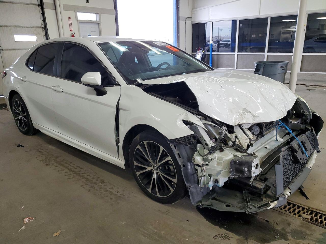 2019 Toyota Camry L - Image 4