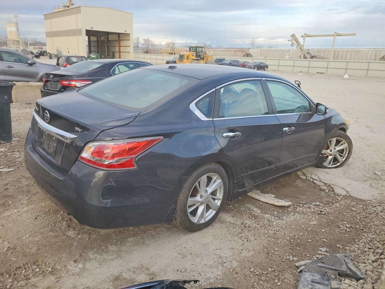 2015 Nissan Altima 2.5 - Image 3