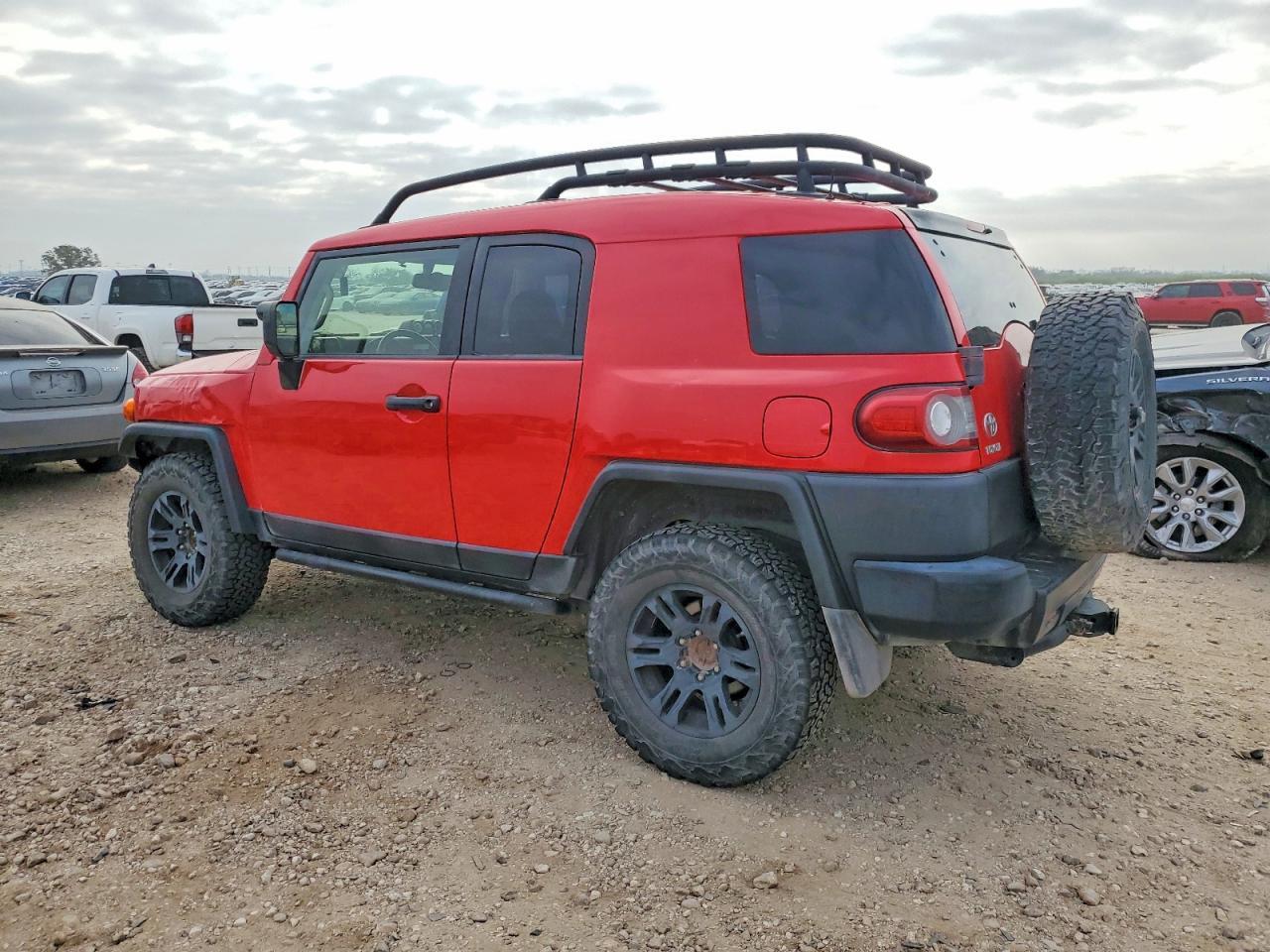 2012 Toyota Fj Cruiser - Image 2