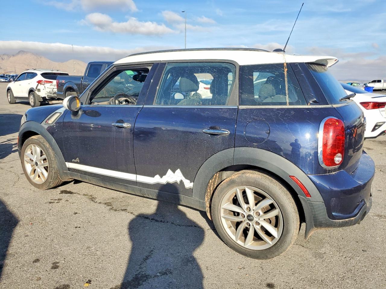 2011 Mini Cooper Cou - Image 2