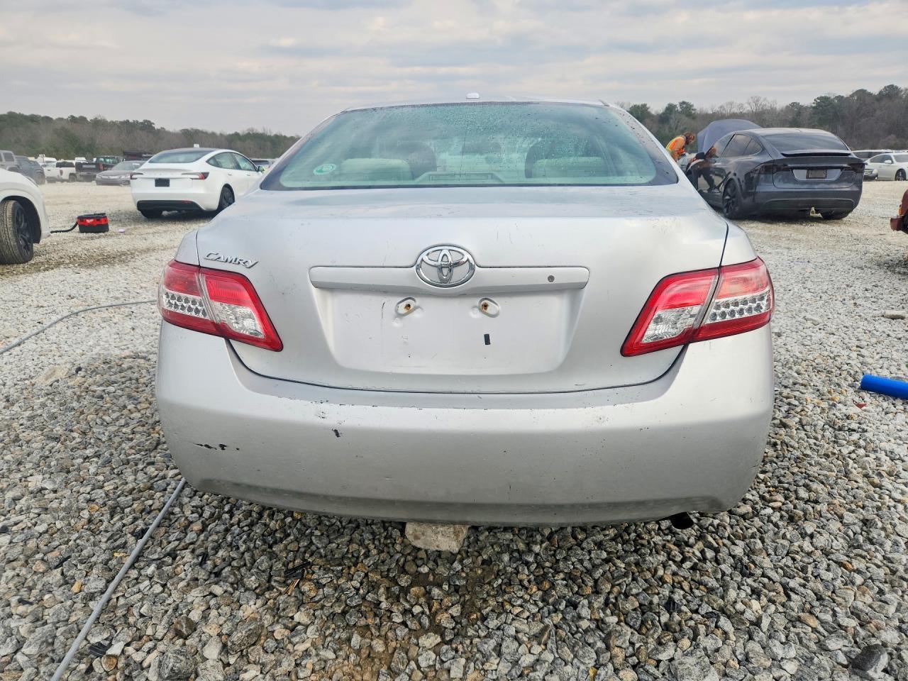 2011 Toyota Camry Base - Фото 6