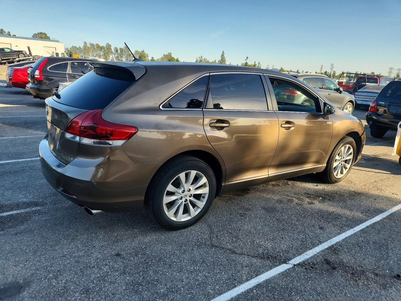 2013 Toyota Venza Le - Фото 3