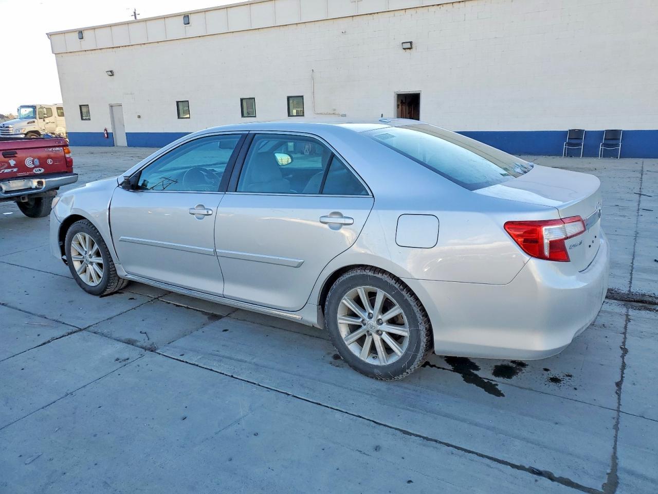 2014 Toyota Camry - Фото 2