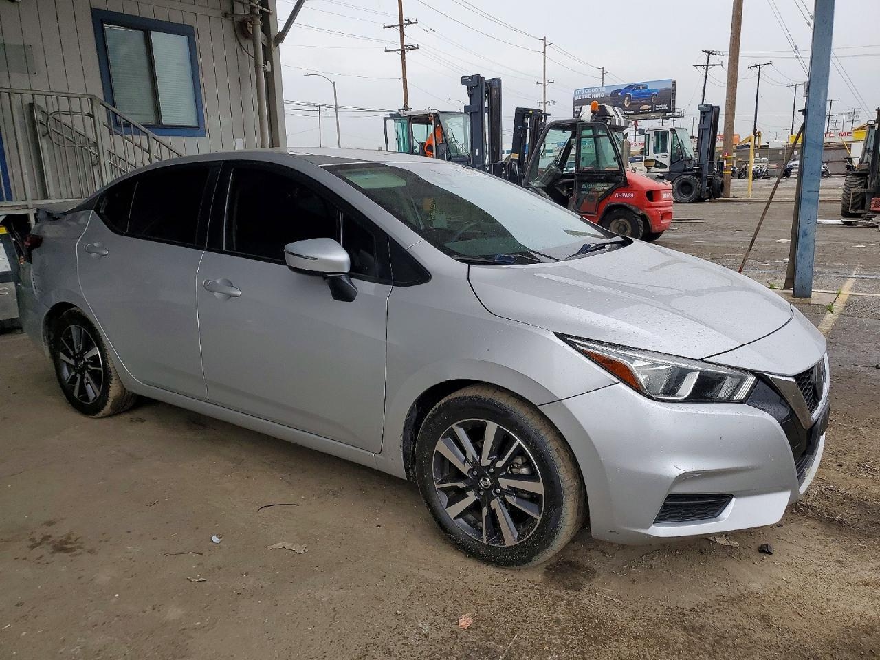 2021 Nissan Versa Sv - Image 4