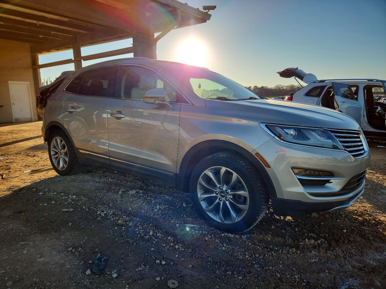 2015 Lincoln Townhouse Mkc - Image 4