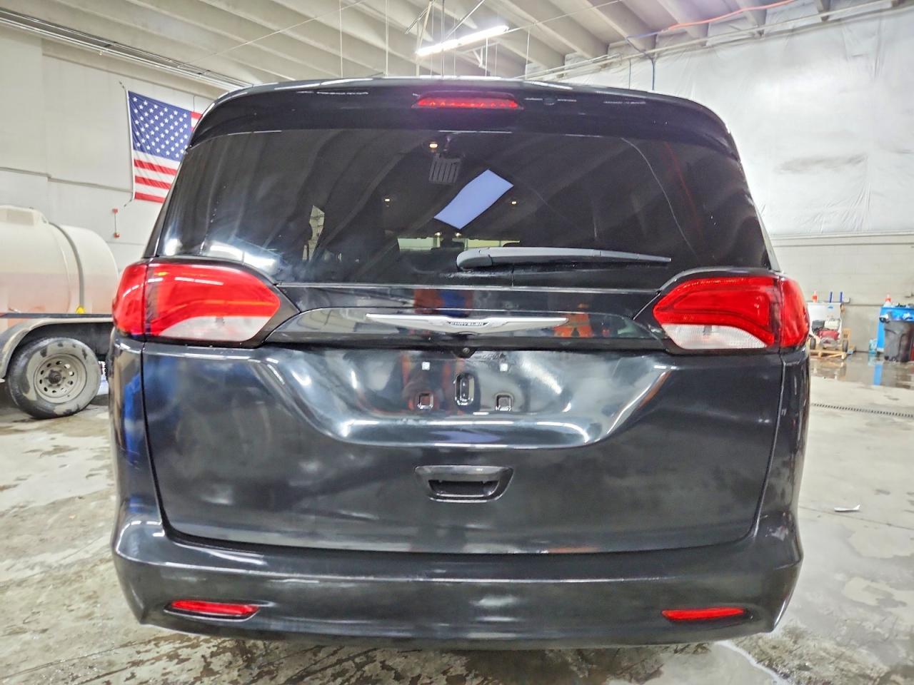 2023 Chrysler Voyager Lx - Фото 6