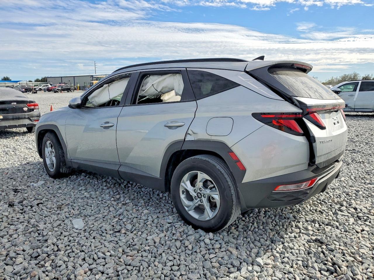 2024 Hyundai Tucson Sel - Image 2