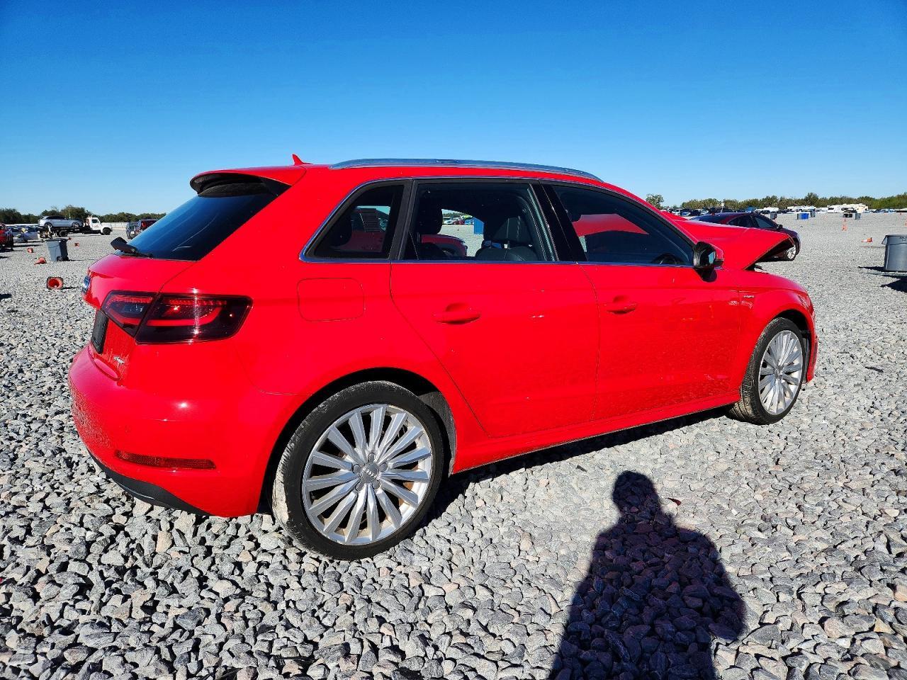 2016 Audi A3 E-Tron Prestige - Фото 3
