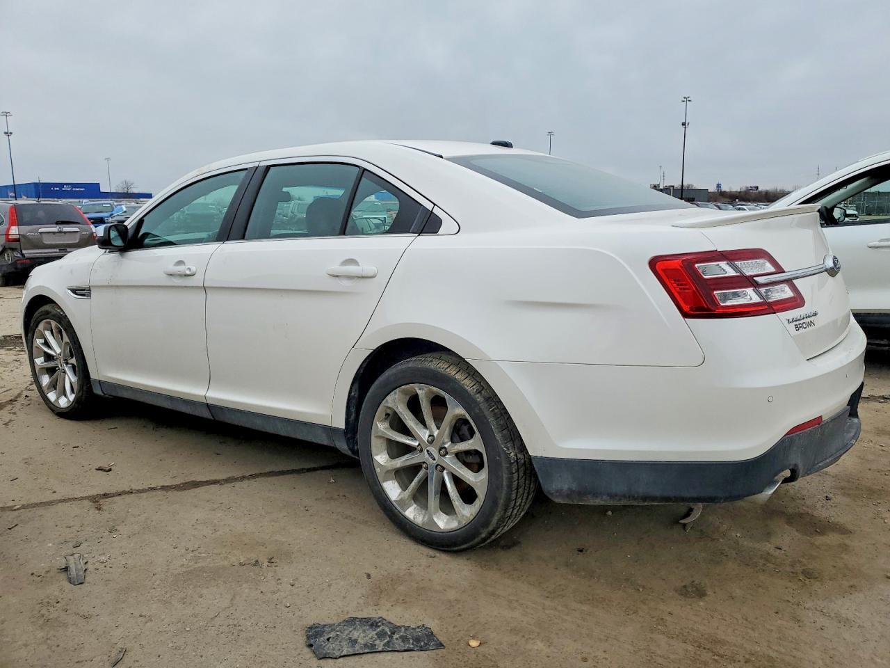 2017 Ford Taurus Limited - Фото 2