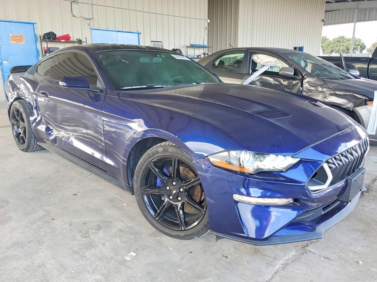 2019 Ford Mustang - Image 4