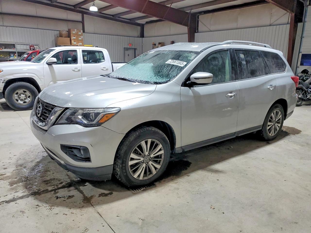 2020 Nissan Pathfinder Sv