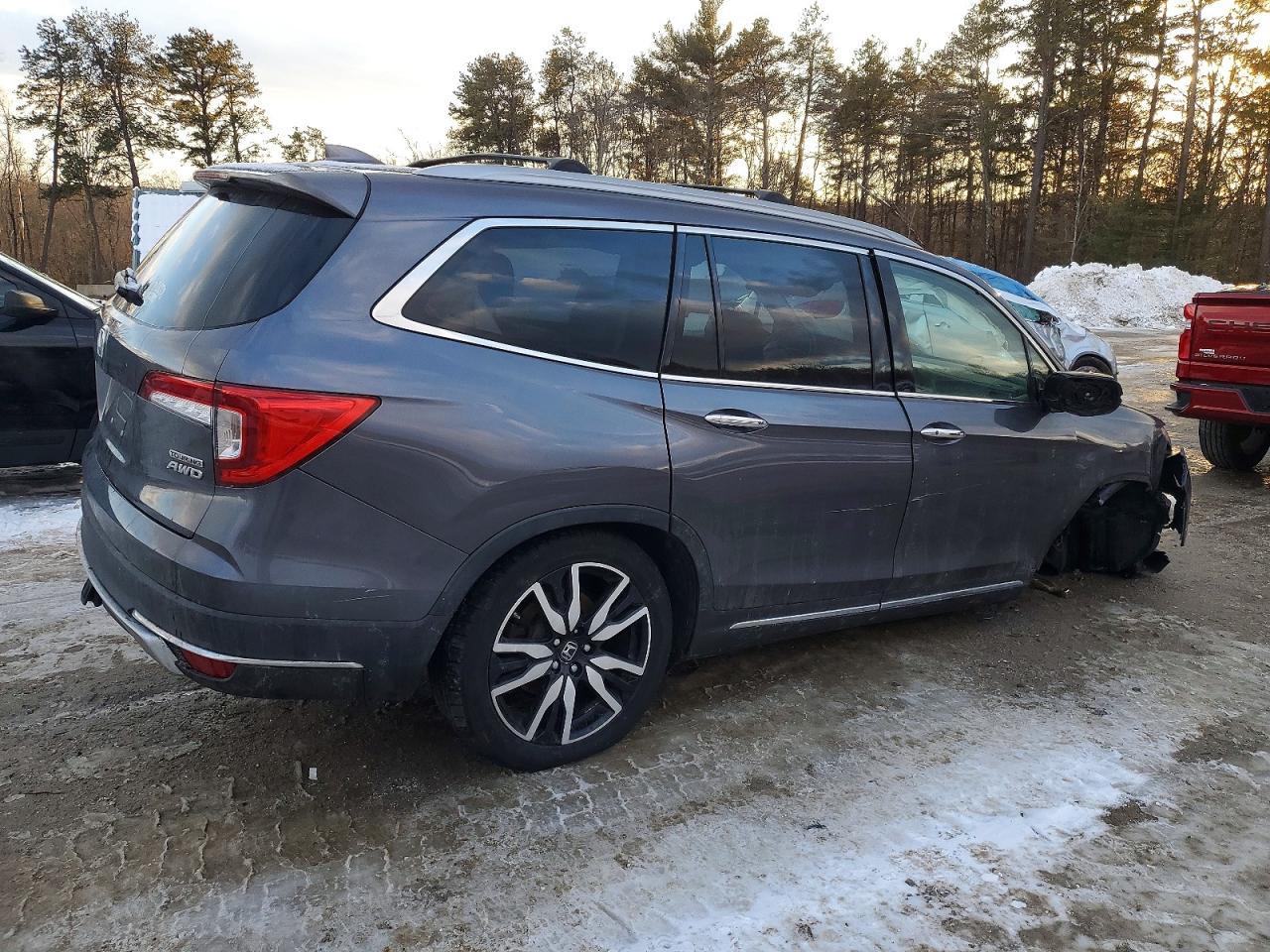 2019 Honda Pilot Touring - Image 3