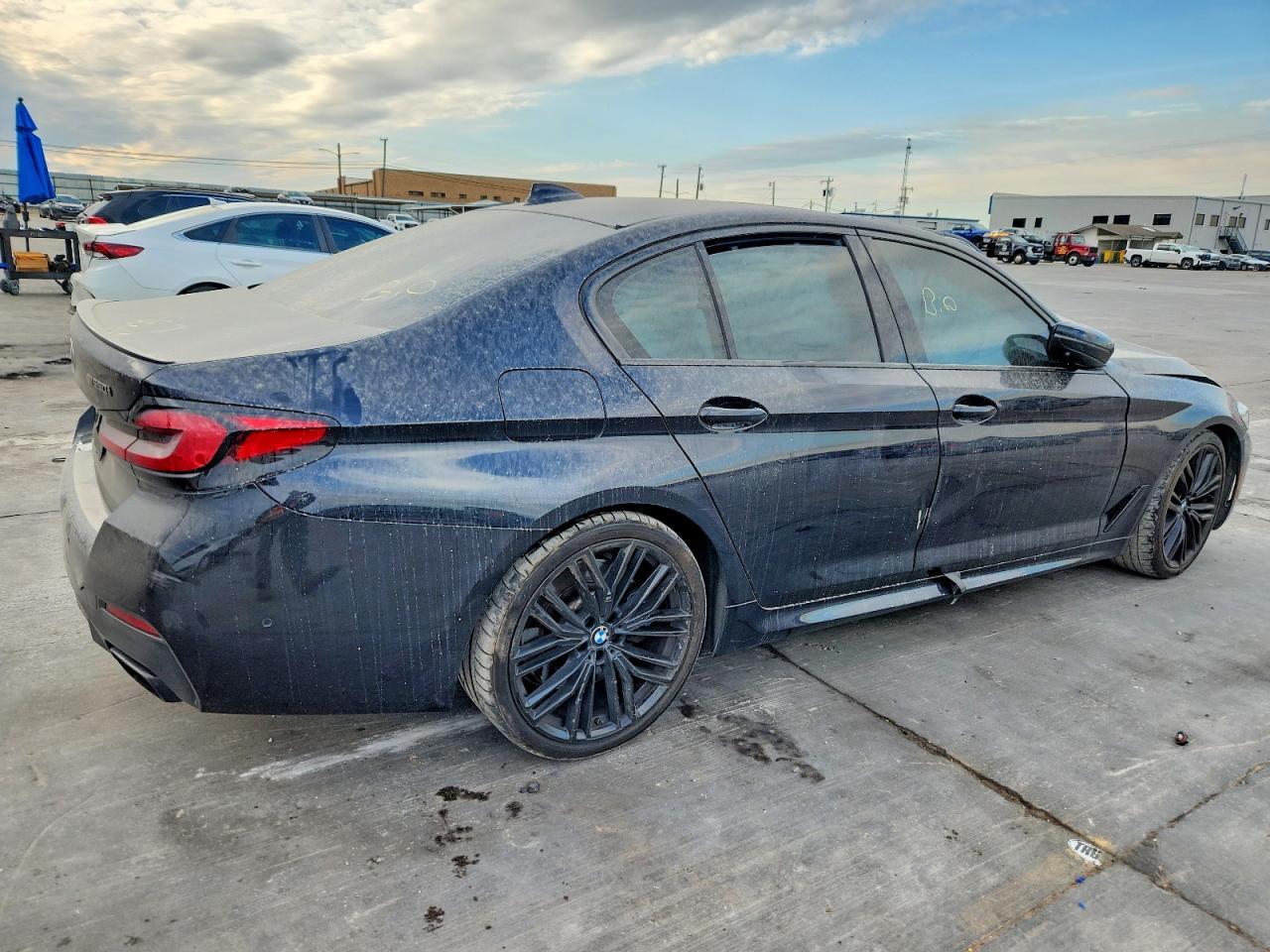2022 BMW M550Xi - Фото 3