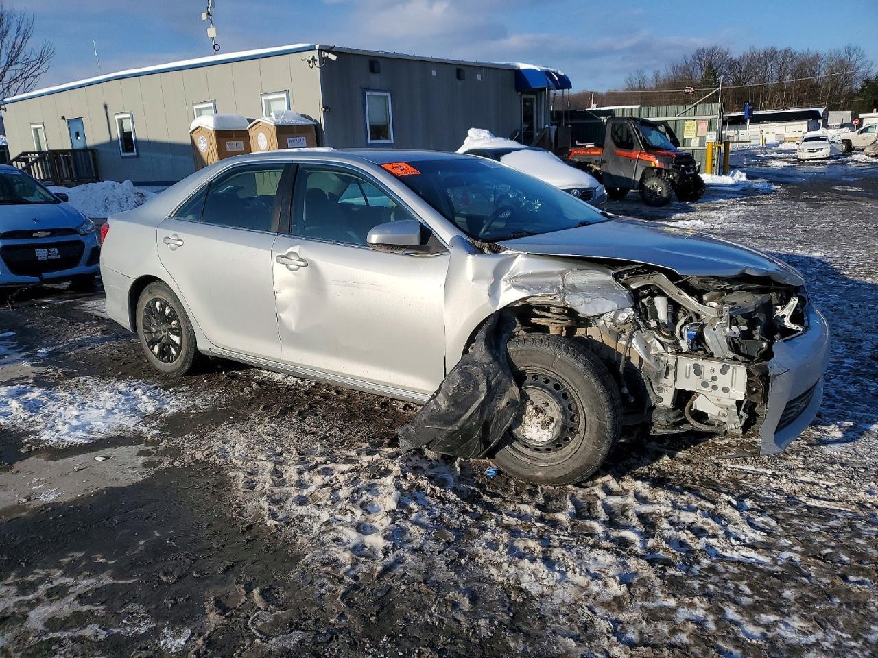 2014 Toyota Camry Le - Фото 4