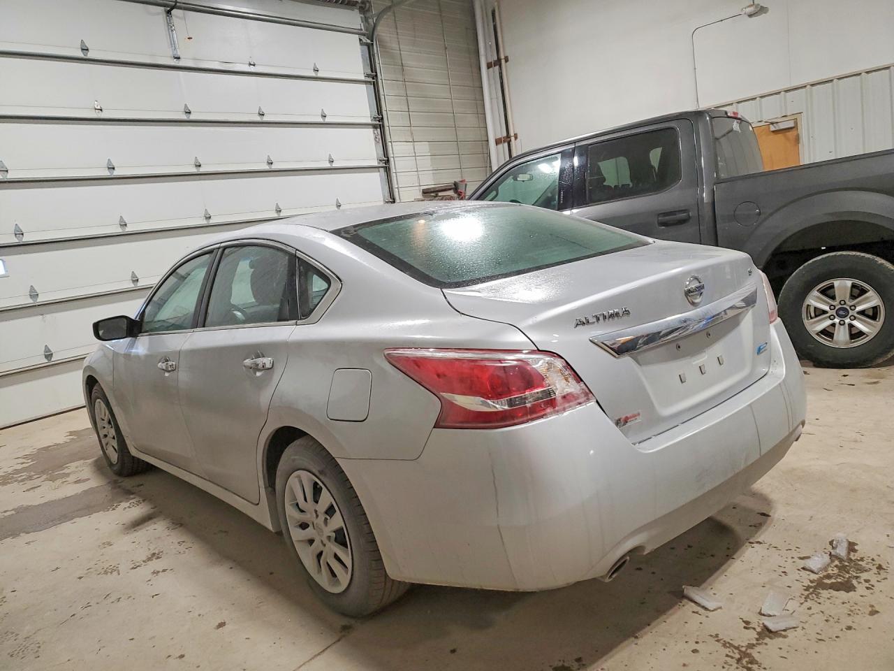 2013 Nissan Altima 2.5 - Фото 2