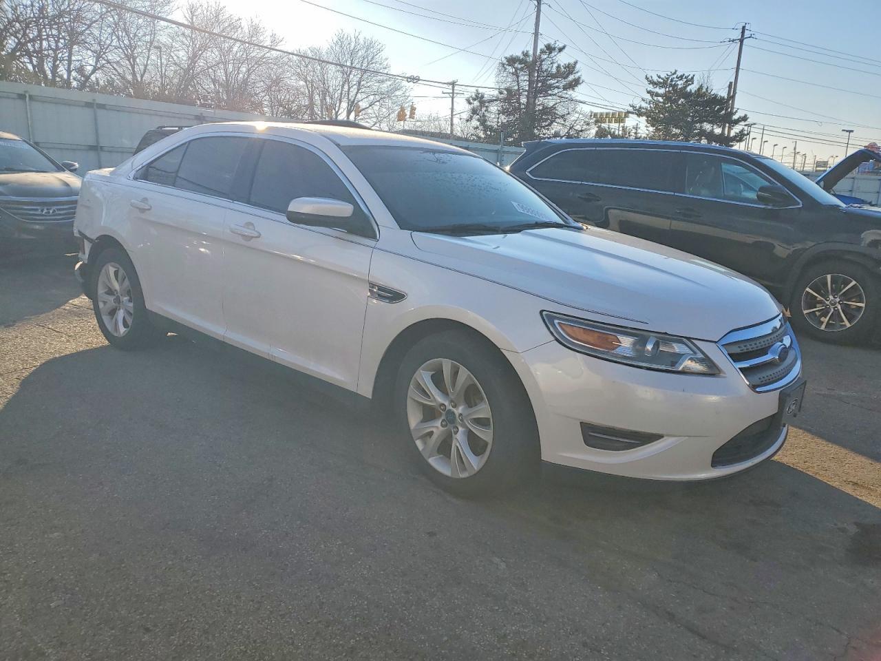 2012 Ford Taurus Sel - Image 4
