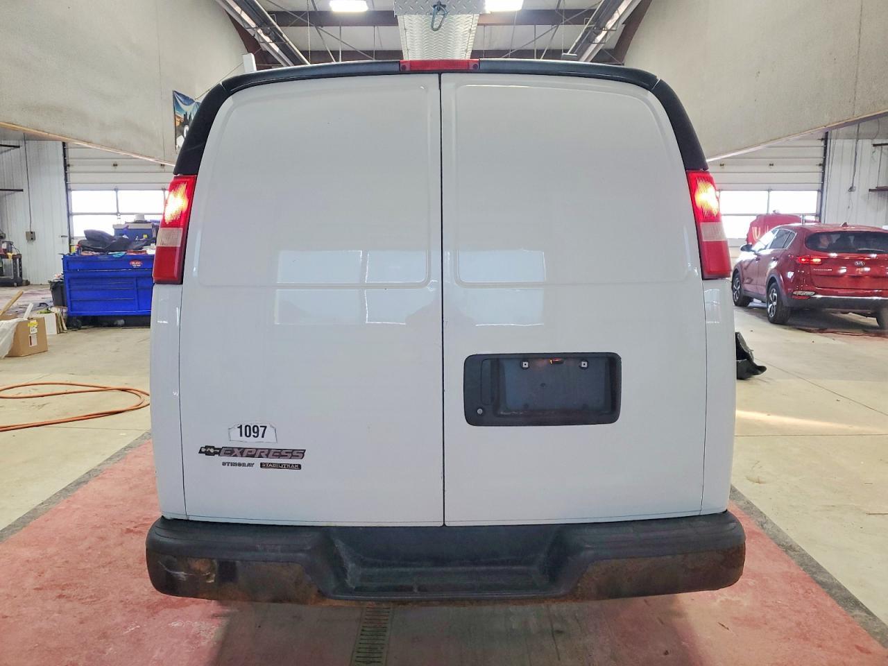 2014 Chevrolet Express 2500 Utility / Service Van - Image 6