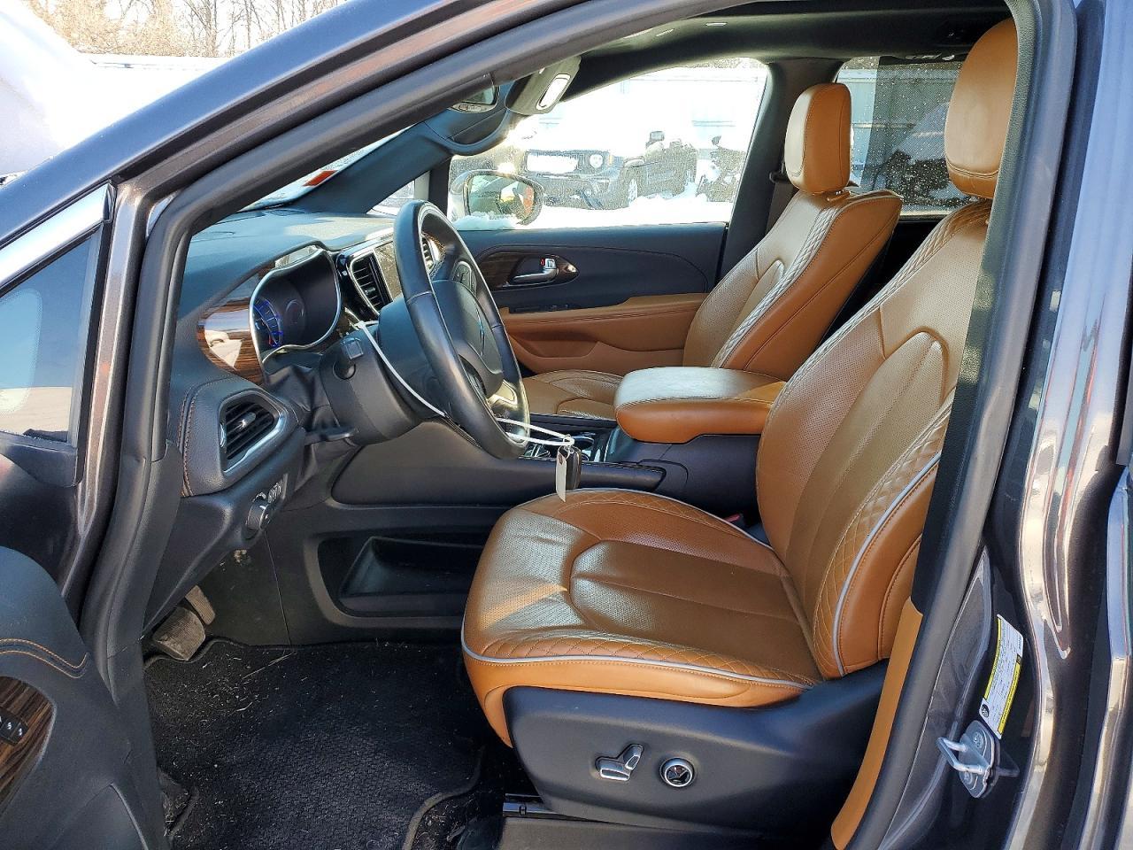 2021 Chrysler Pacifica Hybrid Pinnacle - Image 7