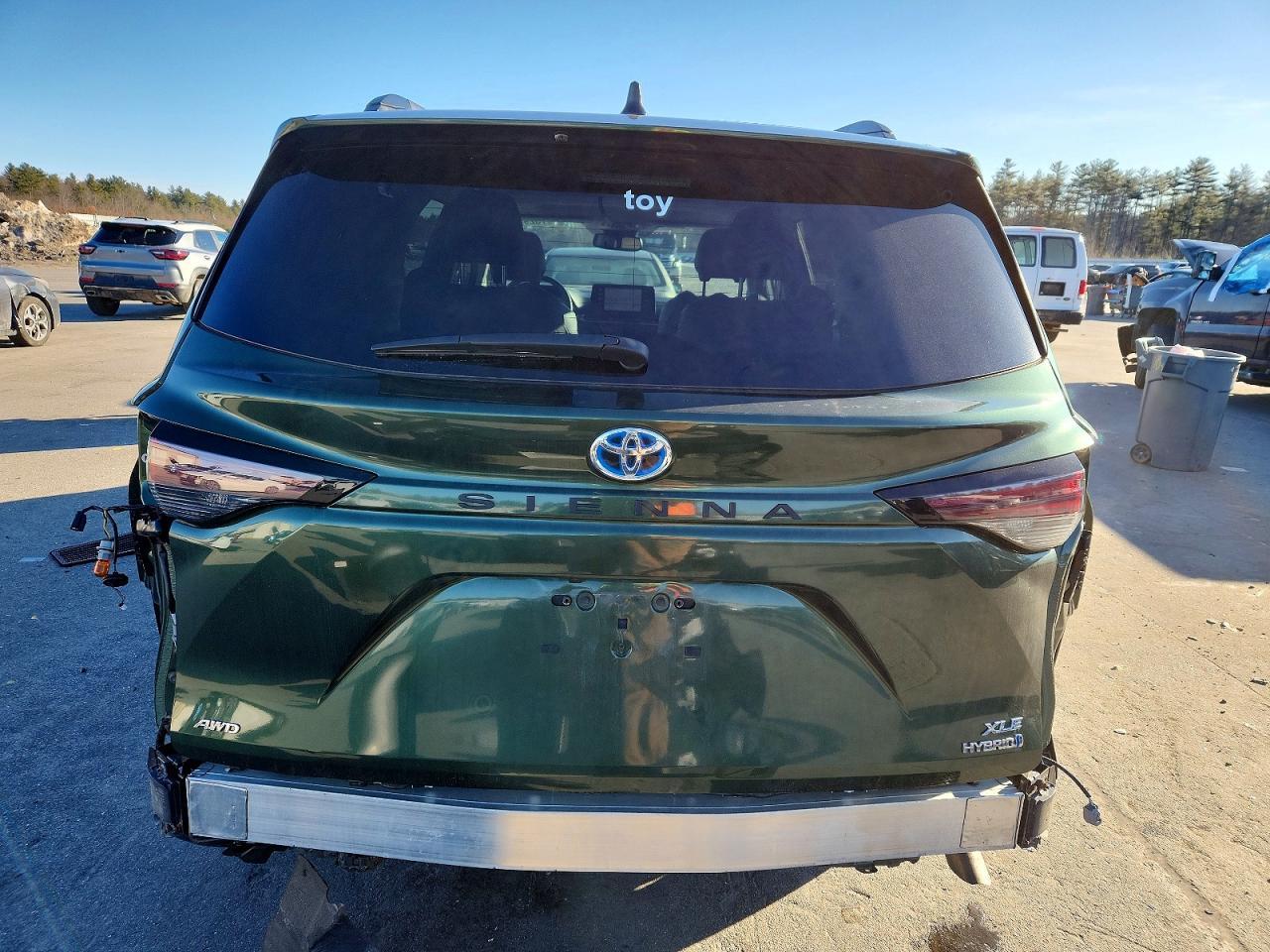 2023 Toyota Sienna Xle - Image 6