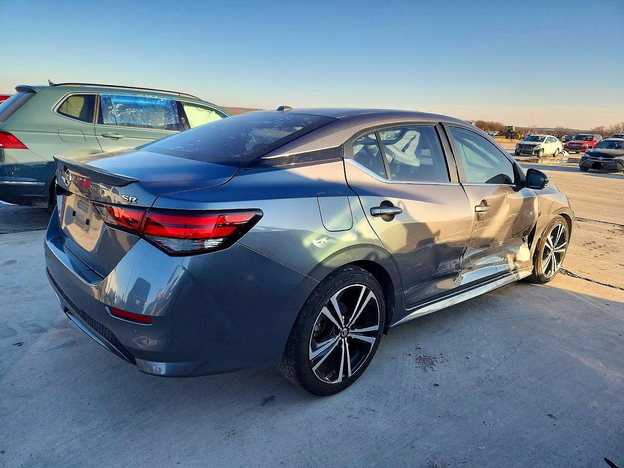 2020 Nissan Sentra Sr - Image 3