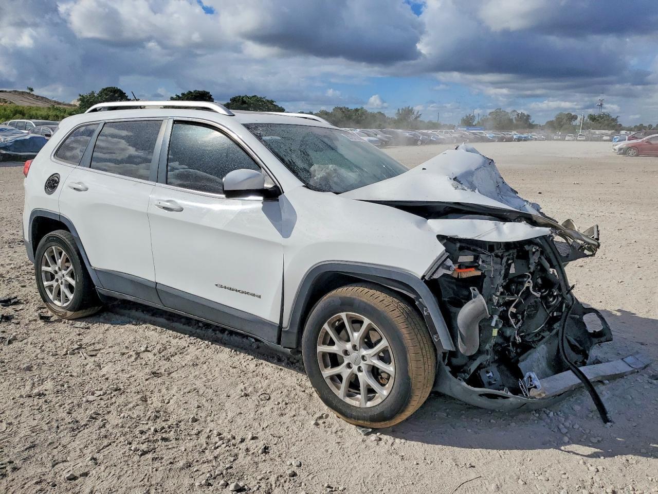 2015 Jeep Cherokee Latitude - Фото 4