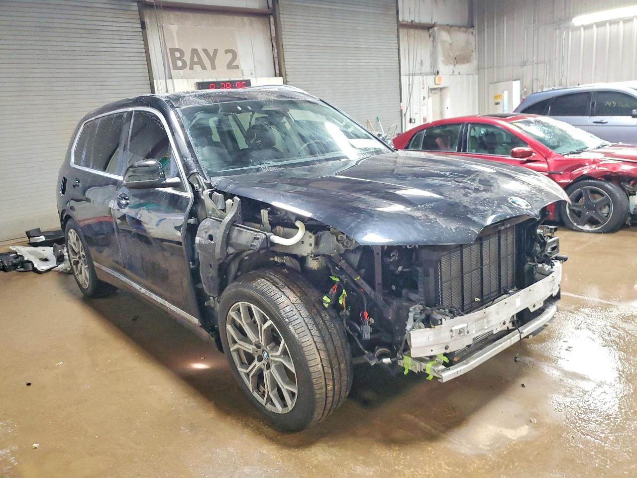2025 BMW X7 xDrive40I - Image 4