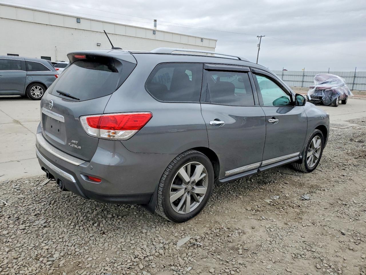 2016 Niss Pathfinder - Фото 3