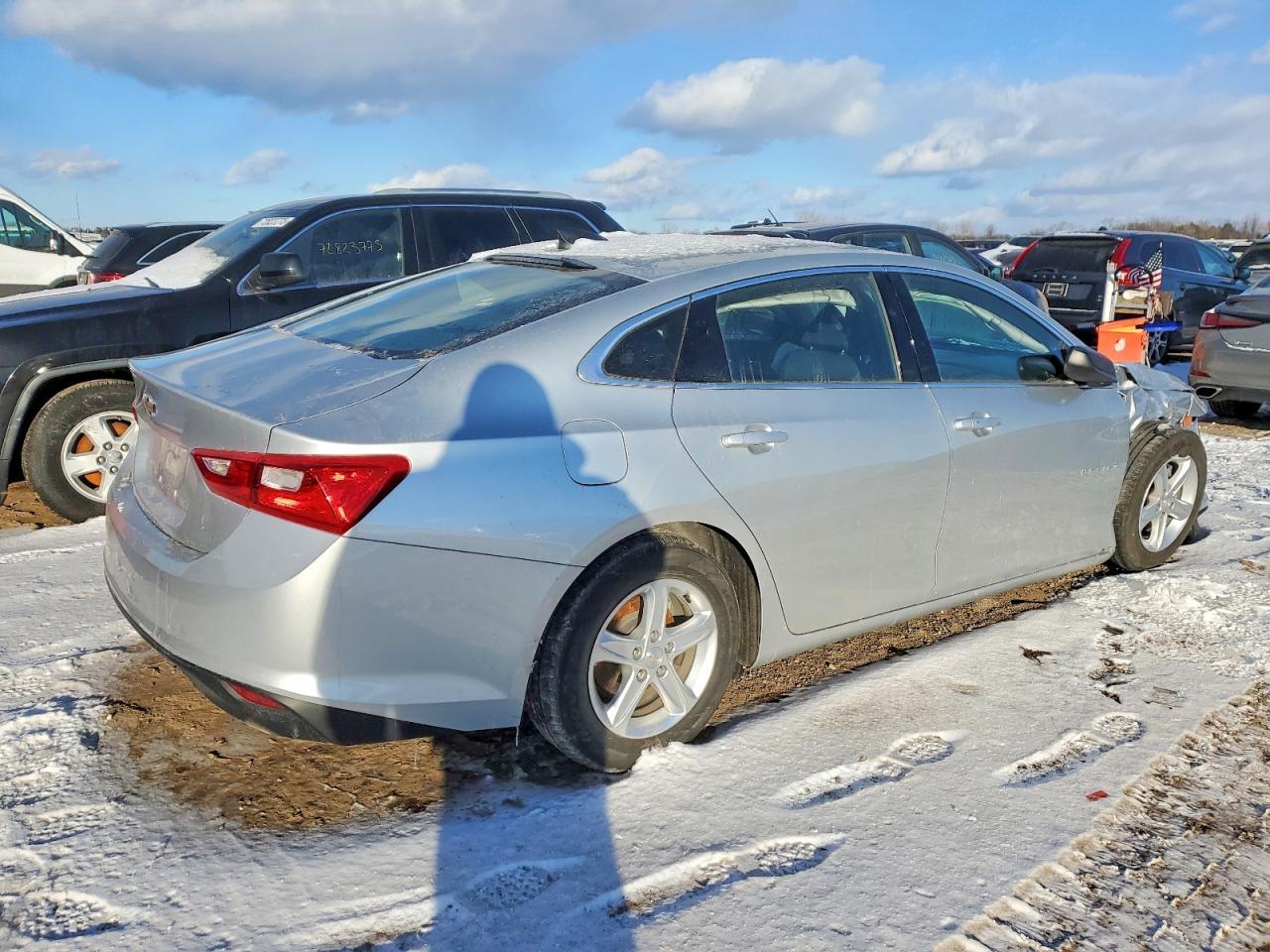 2021 Chevrolet Malibu Ls - Фото 3