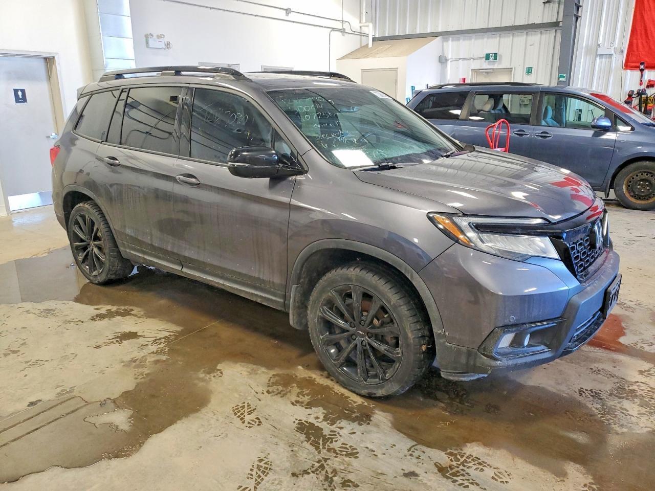 2019 Honda Passport Touring - Image 4
