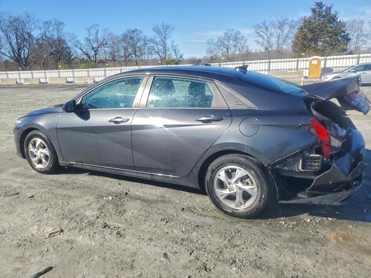 2021 Hyundai Elantra Se - Фото 2