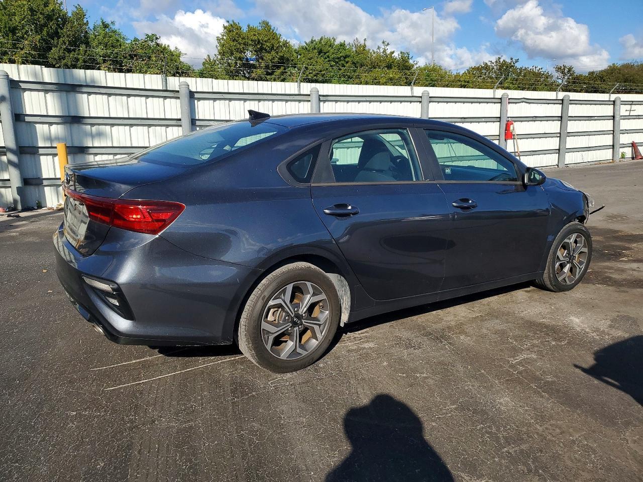 2020 Kia Forte Lxs - Image 3
