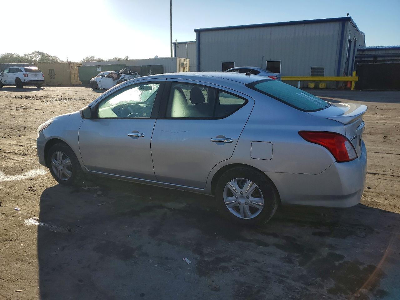 2016 Nissan Versa 1.6 Sv - Image 2