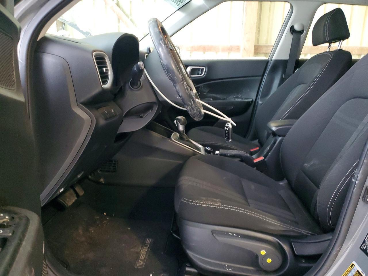 2022 Hyundai Venue Sel - Image 7