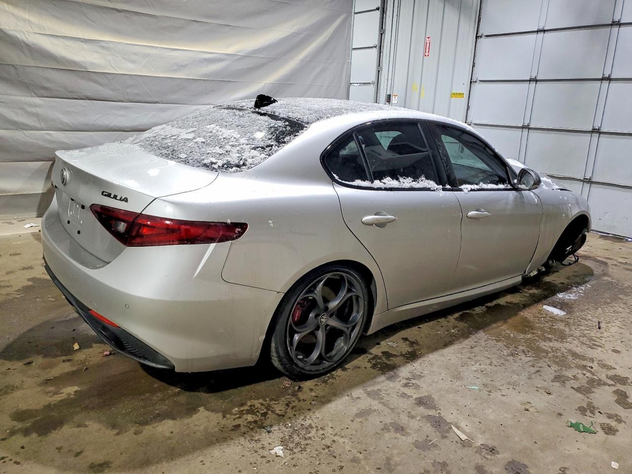 2020 Alfa Romeo Giulia Ti - Фото 3