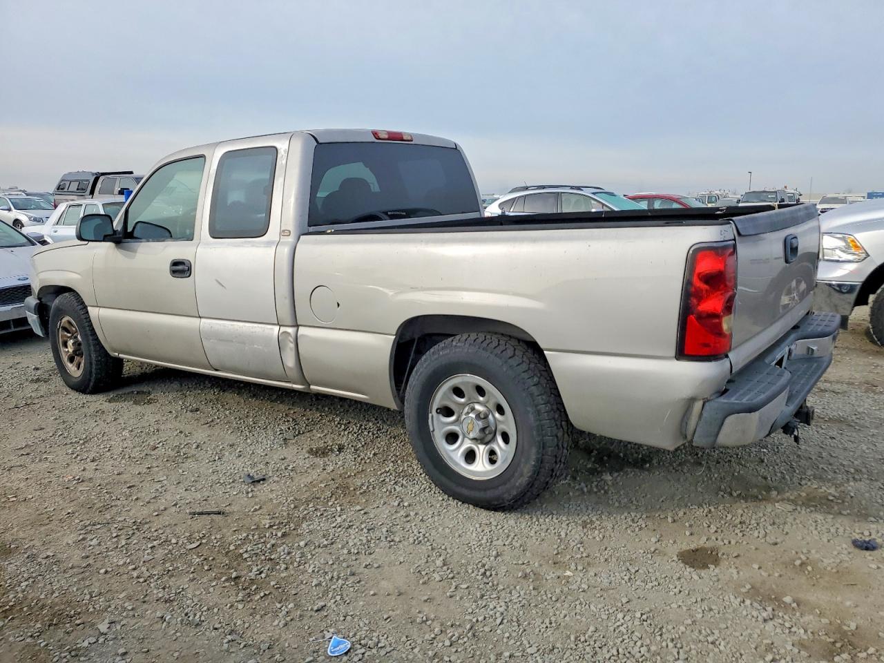2005 Chevrolet Silverado C1500 - Image 2