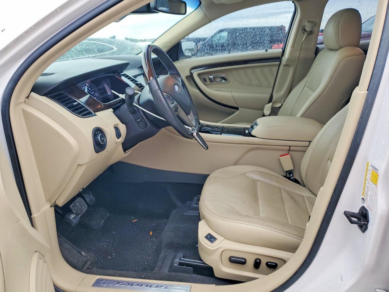 2018 Ford Taurus Limited - Image 7