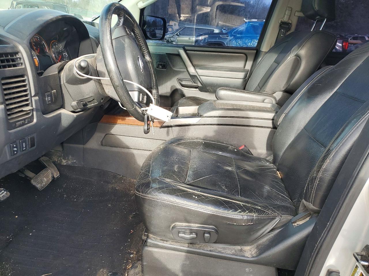 2009 Nissan Titan Xe - Image 7