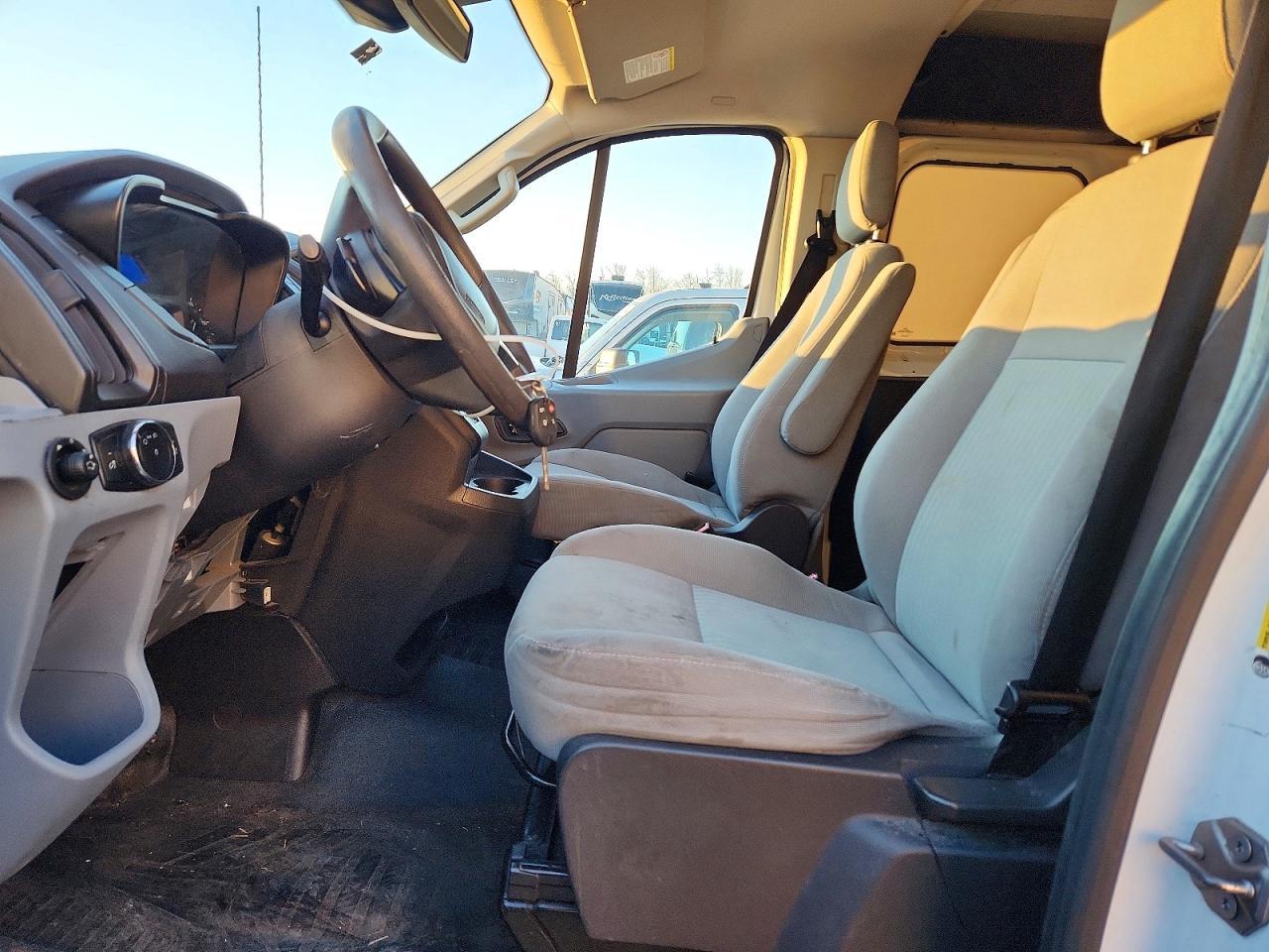 2016 Ford Transit T-250 Delivery Van - Фото 7