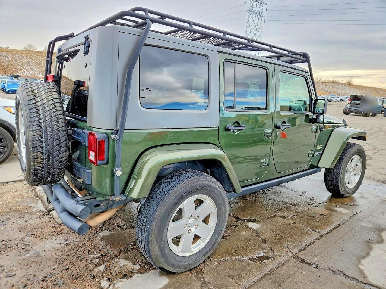 2009 Jeep Wrangler Unlimited Sahara - Image 3